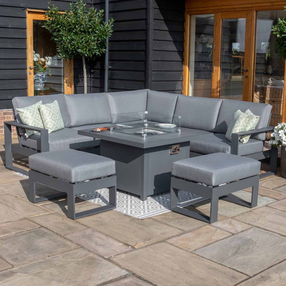 Amalfi Small Corner Group With Fire Pit Table