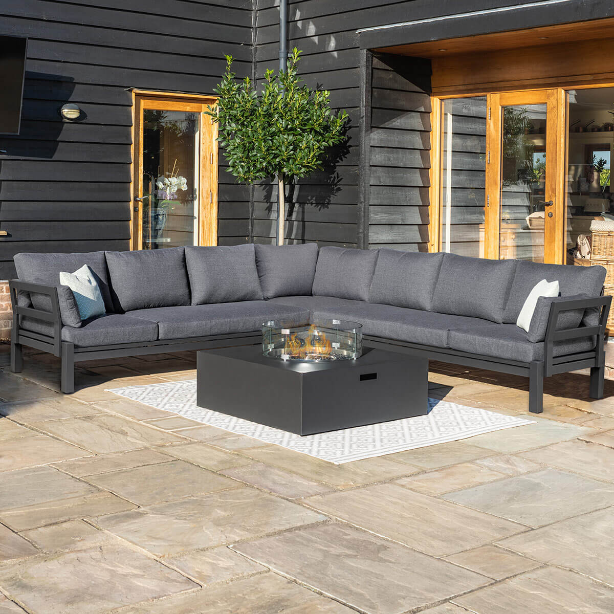 Oslo Large Corner Group with Square Gas Fire Pit Table