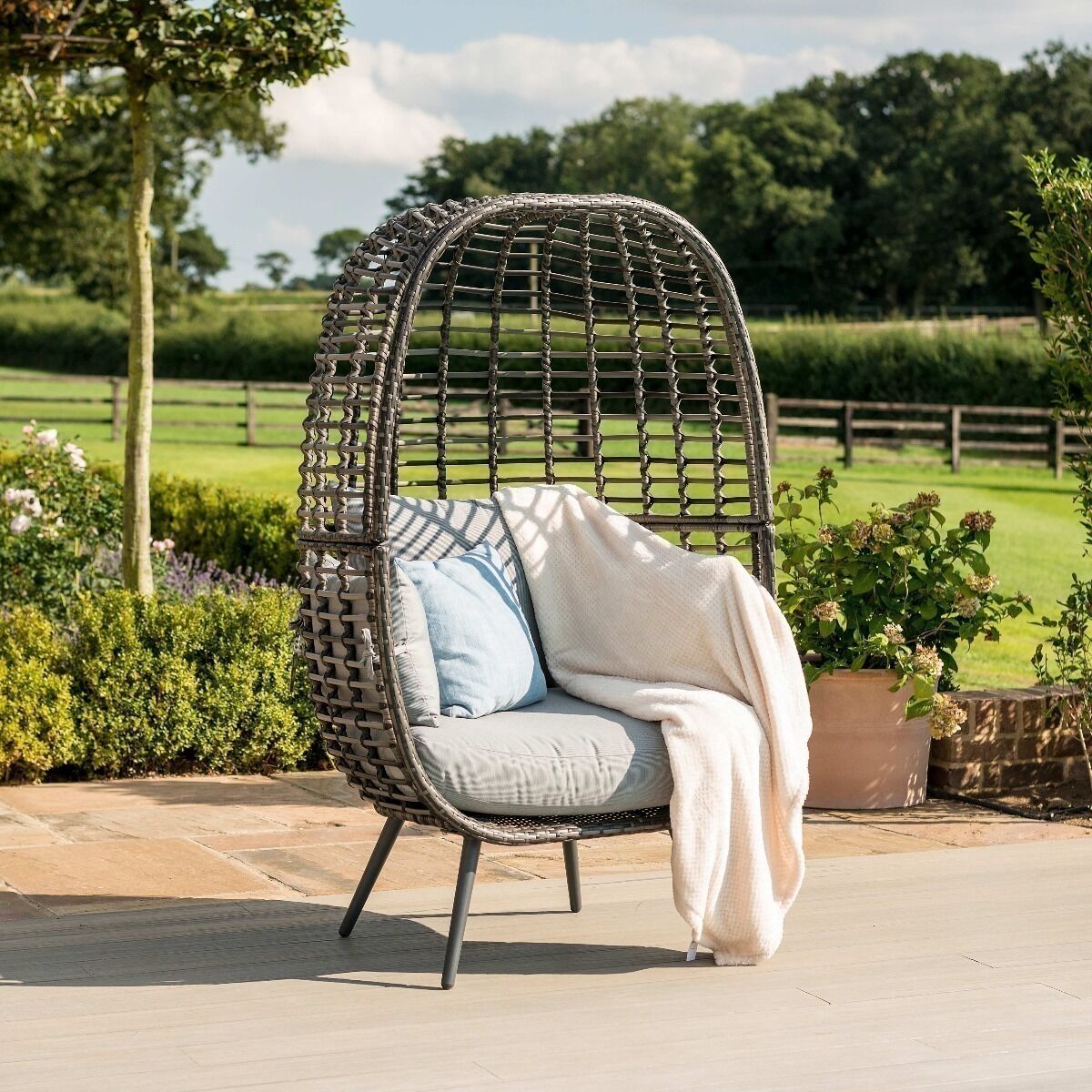 Riviera Pod Chair